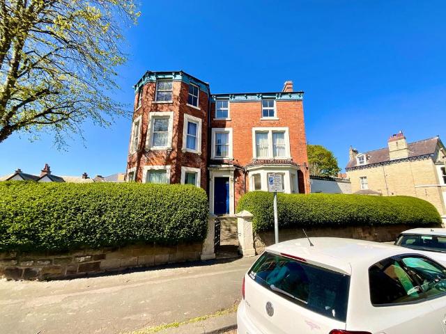 Flat for sale in South Cliff, Kepwick