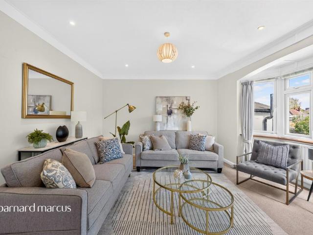 Flat for sale in London Borough of Croydon, Greater London
