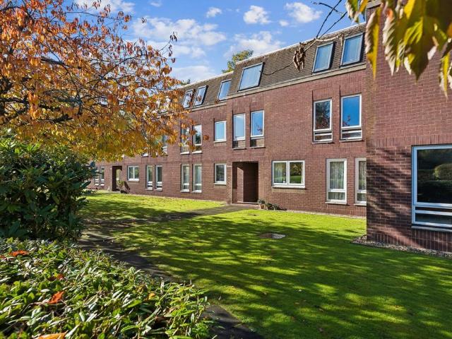 Flat for sale in Thornwood, Glasgow