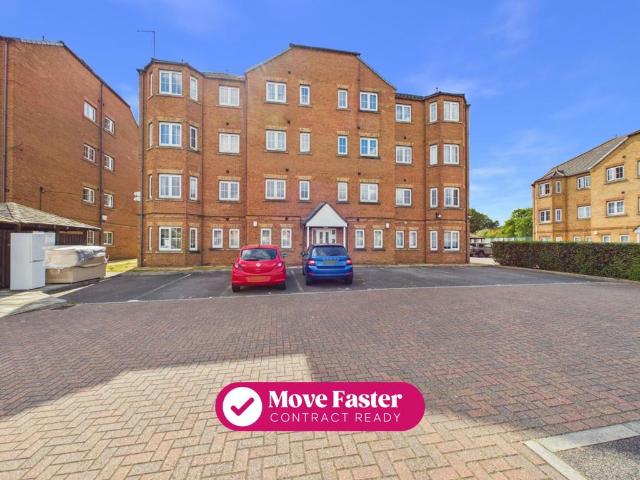 Flat for sale in Victoria Dock, Hull