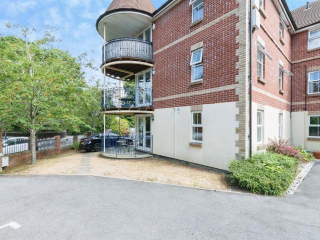 Flat for sale in Bournemouth
