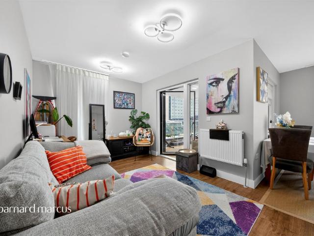 Flat for sale in Colindale, Greater London