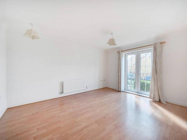 Flat for sale in West Finchley, Isle Of Man