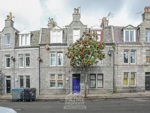 Flat for sale in Ballindoch, Scotland
