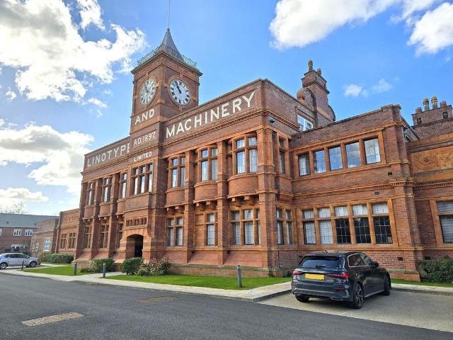 Flat for sale in Broadheath, Trafford Park