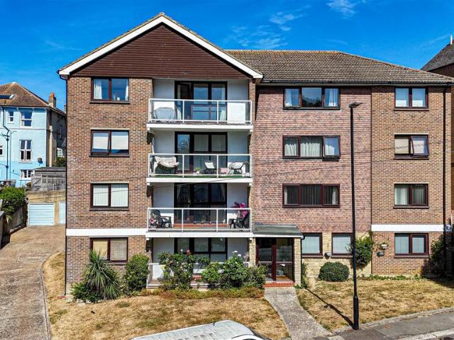 Flat for sale in Blacklands, Guestling Green