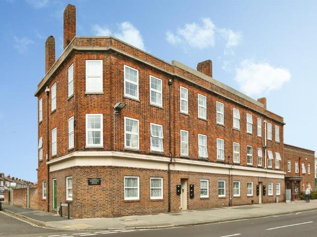 Flat for sale in Forton, Middlecroft