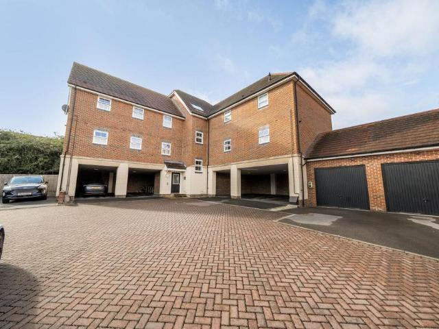 Flat for sale in Barton Stacey, Hampshire