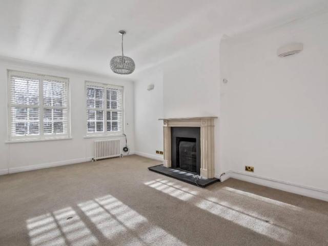 Flat for sale in Primrose Hill, Greater London