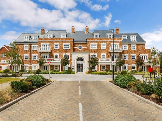 Flat for sale in Fleet, Hart