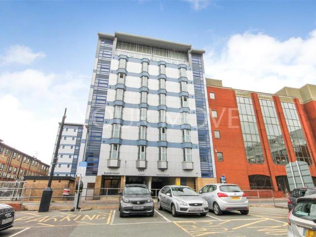 Flat for sale in Rush Green, Greater London