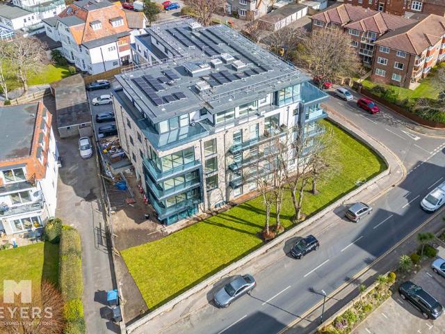 Flat for sale in Boscombe, Bournemouth