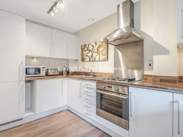 Flat for sale in Elephant and Castle, Greater London