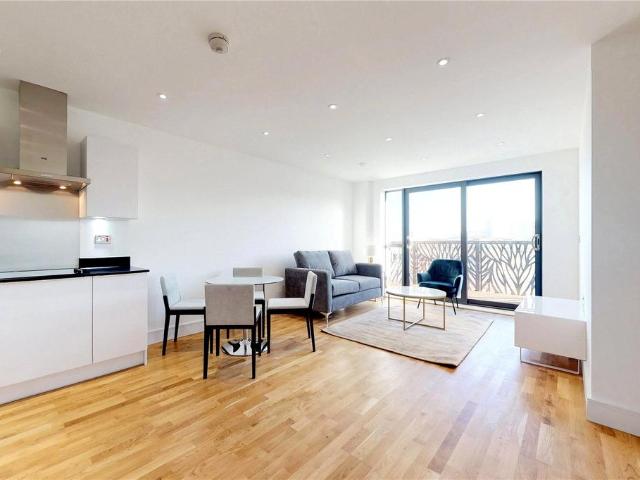 Flat for sale in Blackwall, Greater London