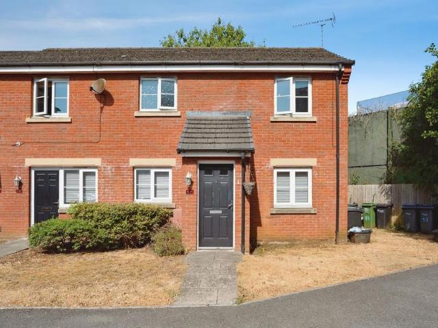 Flat for sale in Chippenham, Wiltshire