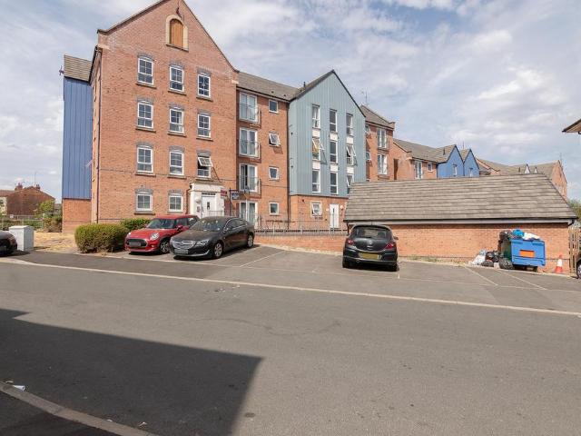 Flat for sale in Hillfields, West Midlands