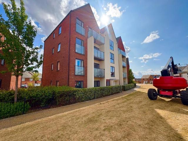 Flat for sale in Old Wolverton, Milton Keynes