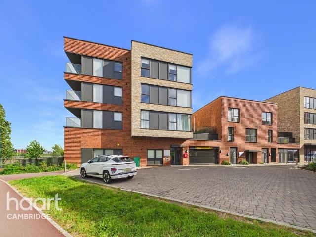 Flat for sale in Arbury, Cambridgeshire