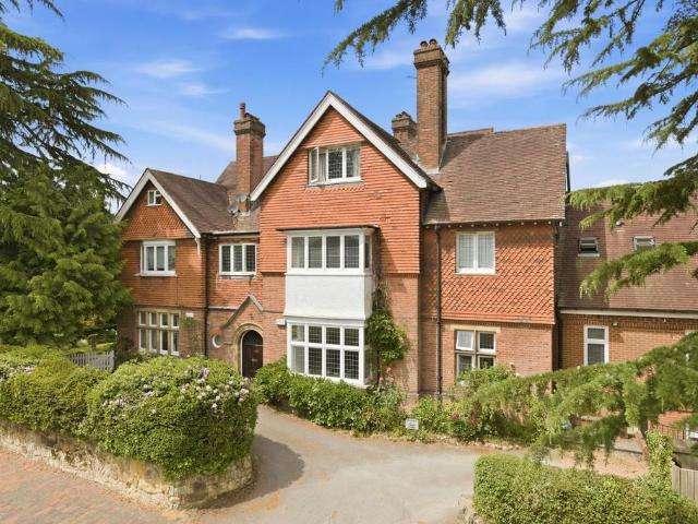 Flat for sale in Broadwater Down, Sandown Park