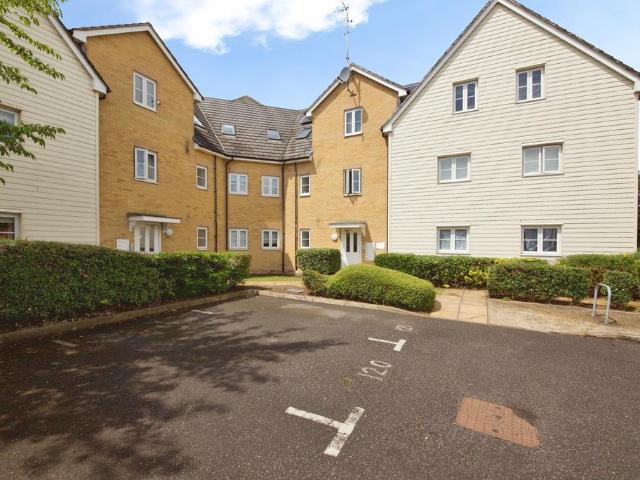 Flat for sale in Harold Hill, Greater London