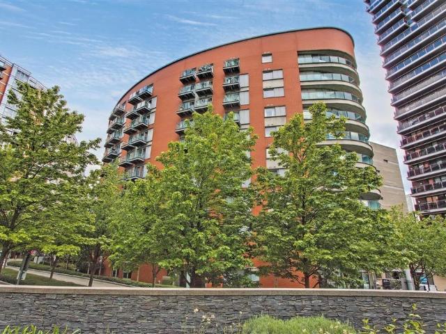 Flat for sale in Blackwall, Greater London