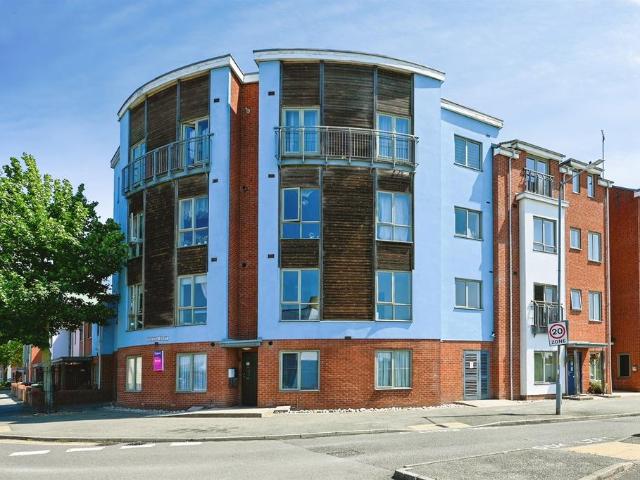 Flat for sale in South Lynn, Brookville