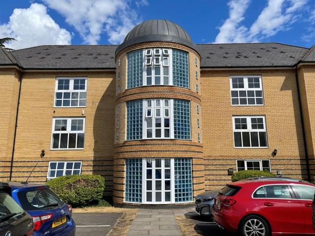 Flat for sale in Hertford, Colliers End