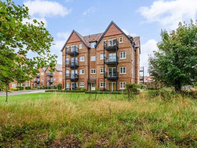 Flat for sale in High Wycombe Community Board, High Wycombe