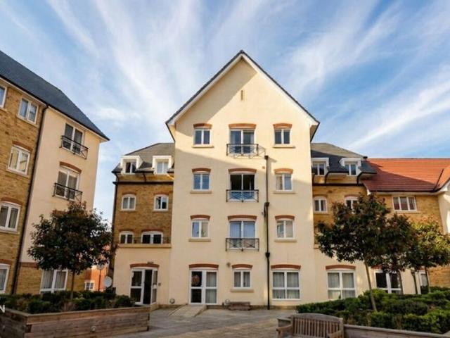 Flat for sale in Semilong, Northampton