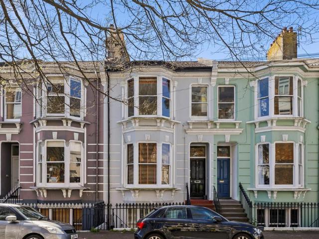 Flat for sale in Kemptown, Brighton & Hove