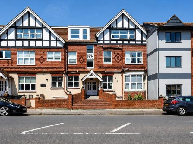 Flat for sale in East Cliftonville, Acol