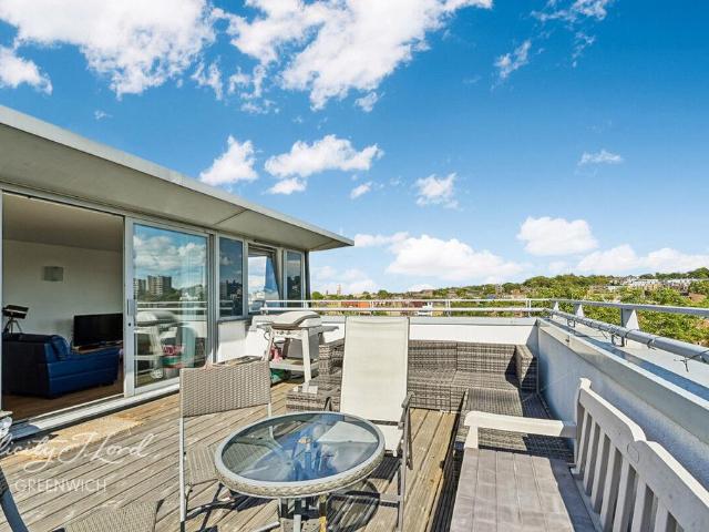 Flat for sale in London Borough of Lewisham, Deptford