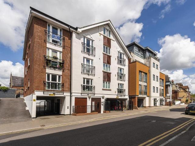 Flat for sale in Brook Street, Bourne Vale