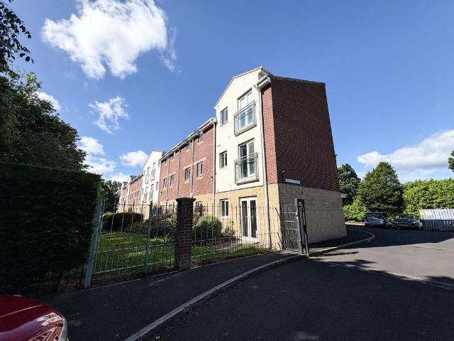 Flat for sale in Malvin's Close, Blyth