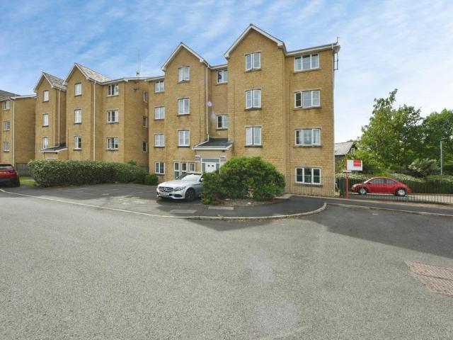 Flat for sale in Fulledge, Burnley