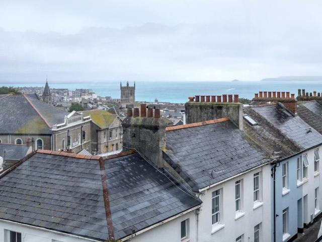 Flat for sale in Penbeagle, Cornwall