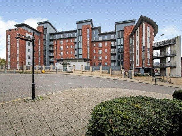 Flat for sale in Battle Field, Tyne And Wear