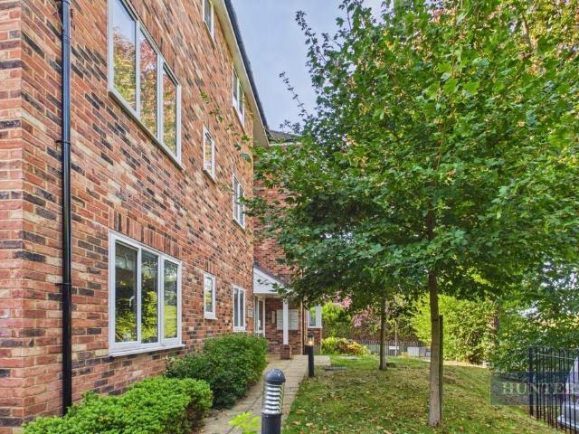 Flat for sale in Bitterne Park, Southampton