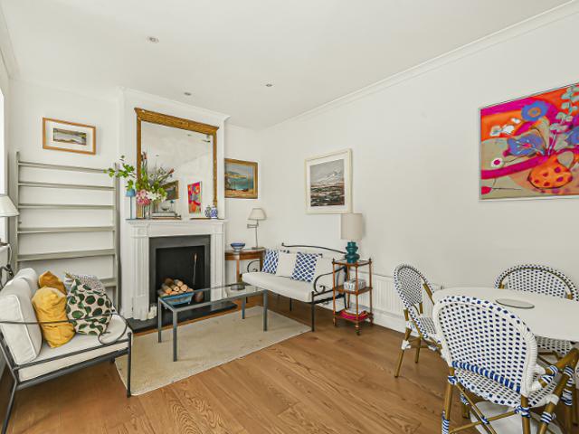 Flat for sale in Chelsea, Greater London