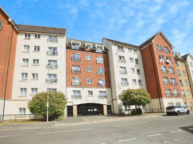 Flat for sale in Semilong, Northampton