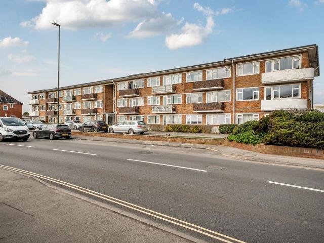 Flat for sale in Fishersgate, West Sussex