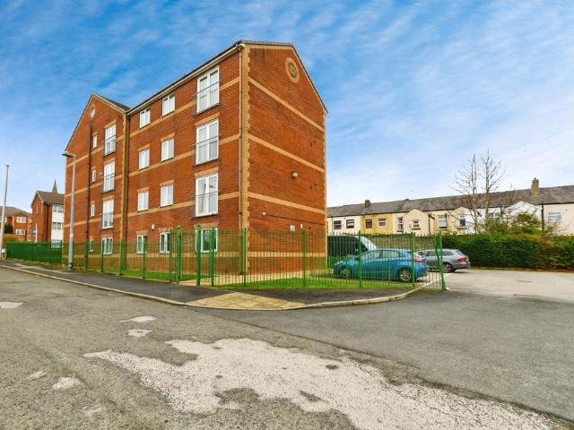 Flat for sale in Salford, Greater Manchester