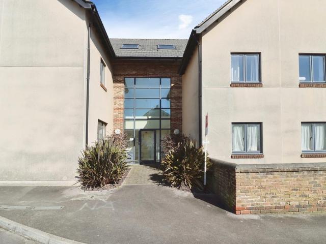 Flat for sale in Patchway