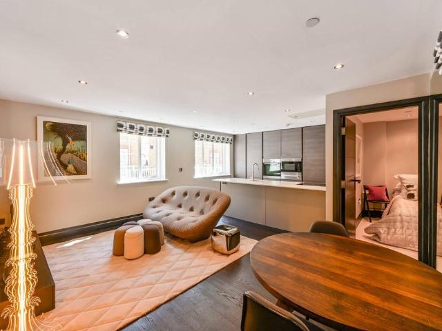 Flat for sale in East Marylebone, Marylebone