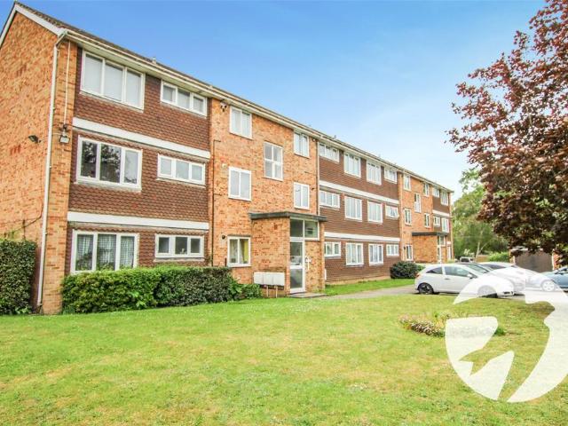 Flat for sale in Well Hall, Greater London