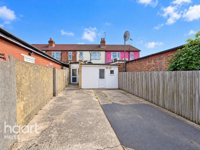 Flat for sale in London Borough of Hillingdon, Greater London