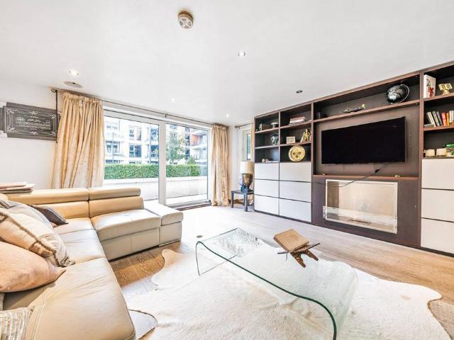 Flat for sale in Imperial Wharf, Greater London
