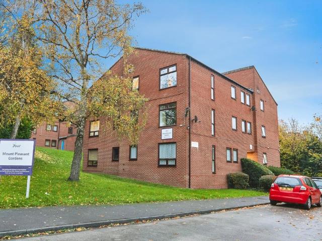 Flat for sale in West Yorkshire