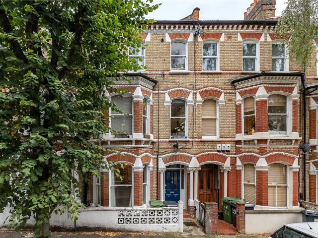 Flat for sale in London Borough of Lambeth, Greater London