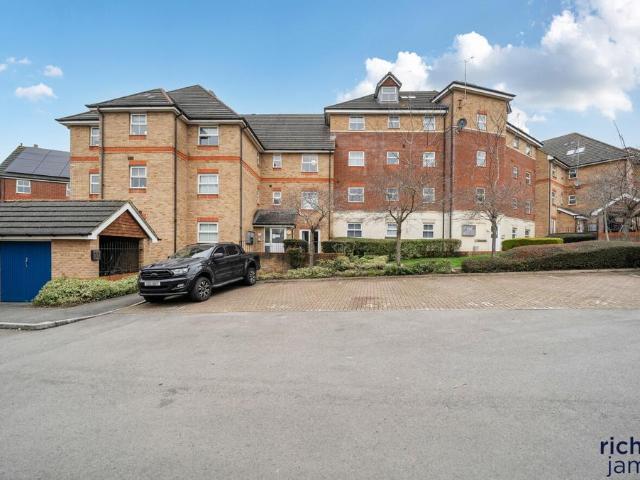 Flat for sale in Redhouse, Abbey Mead